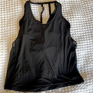 Lululemon tank with built in bra